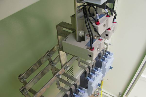 钟山配电柜-应急照明配电柜使用对工作人员的具